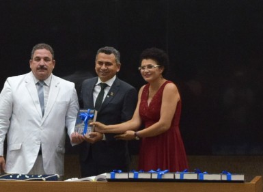 Posse na ALEPE