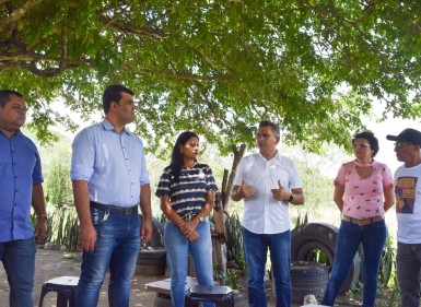 Visita a agricultores de Caetés