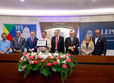 Doriel Barros preside Sessão Solene na Alepe em homenagem aos 65 anos do Sinttel