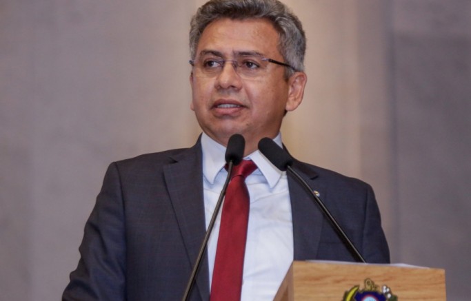 Deputado Doriel Barros participa de encontro histórico de parlamentares negros em Brasília