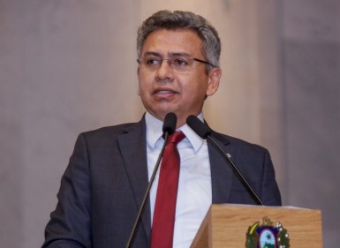 Deputado Doriel Barros participa de encontro histórico de parlamentares negros em Brasília